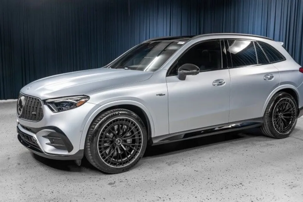 2025 Mercedes Benz GLS 450 4MATIC photo 1