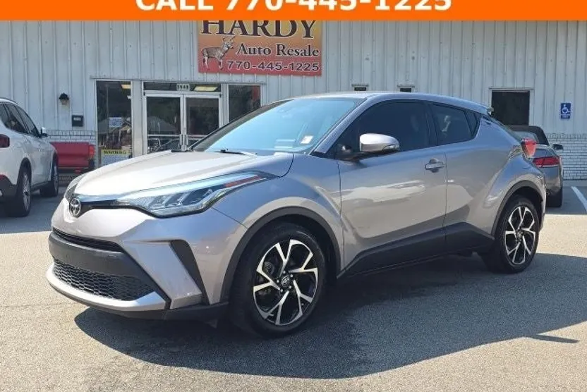 2020 Toyota C-HR XLE photo 1