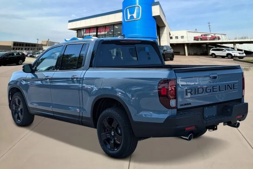 2026 Honda Ridgeline Black Edition photo 1
