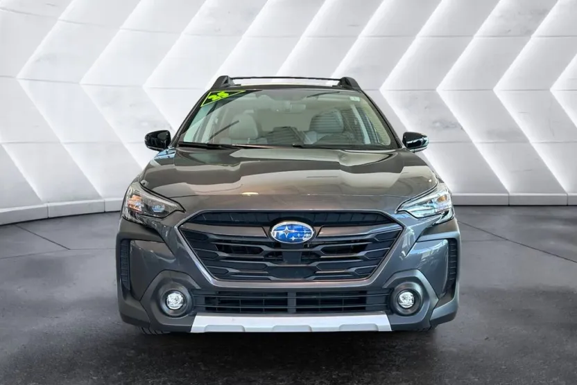 2025 Subaru Outback Limited photo 1