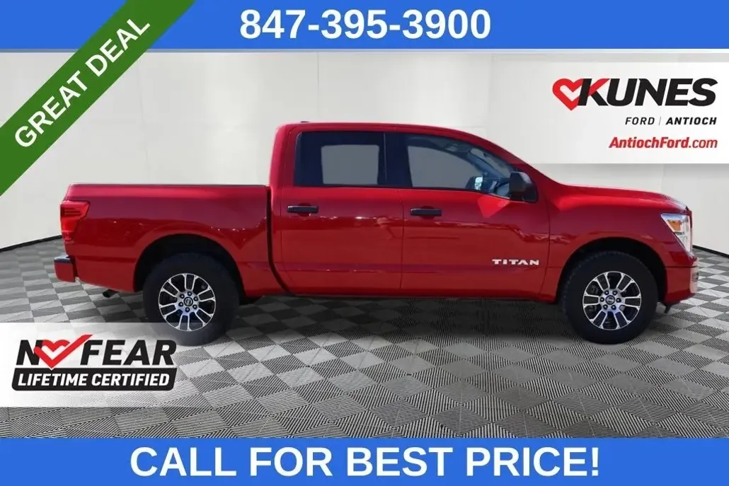 2022 Nissan Titan SV photo 1