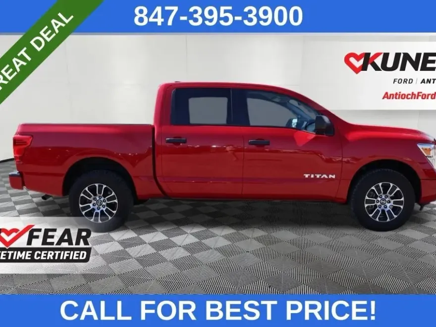 2022 Nissan Titan SV photo 1