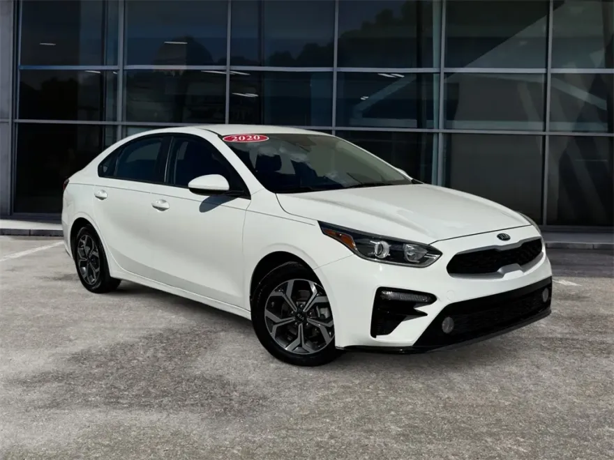 2020 Kia Forte LXS photo 1