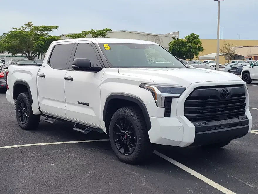 2025 Toyota Tundra SR5 photo 1
