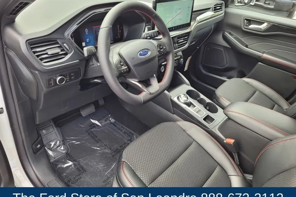 2025 Ford Escape ST-Line photo 1