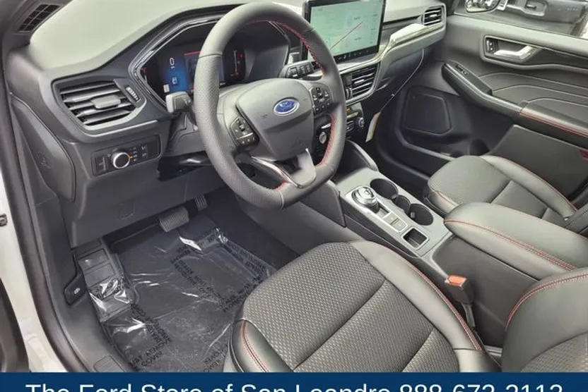 2025 Ford Escape ST-Line photo 1