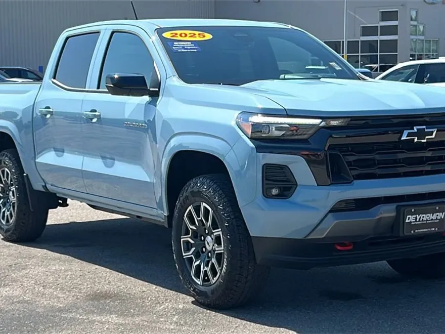 2025 Chevrolet Colorado Z71 photo 1