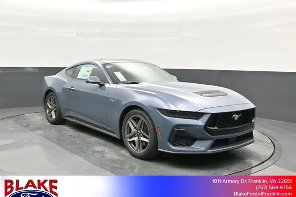 2025 Ford Mustang GT photo 1