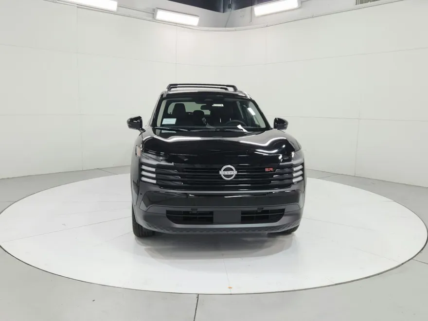 2025 Nissan Kicks SR photo 2