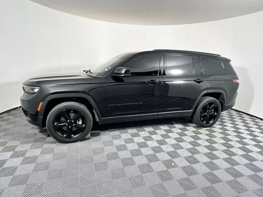 2023 Jeep Grand Cherokee Altitude photo 1