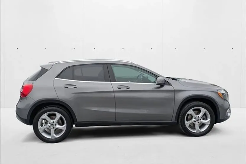 2019 Mercedes Benz GLA 250 photo 1