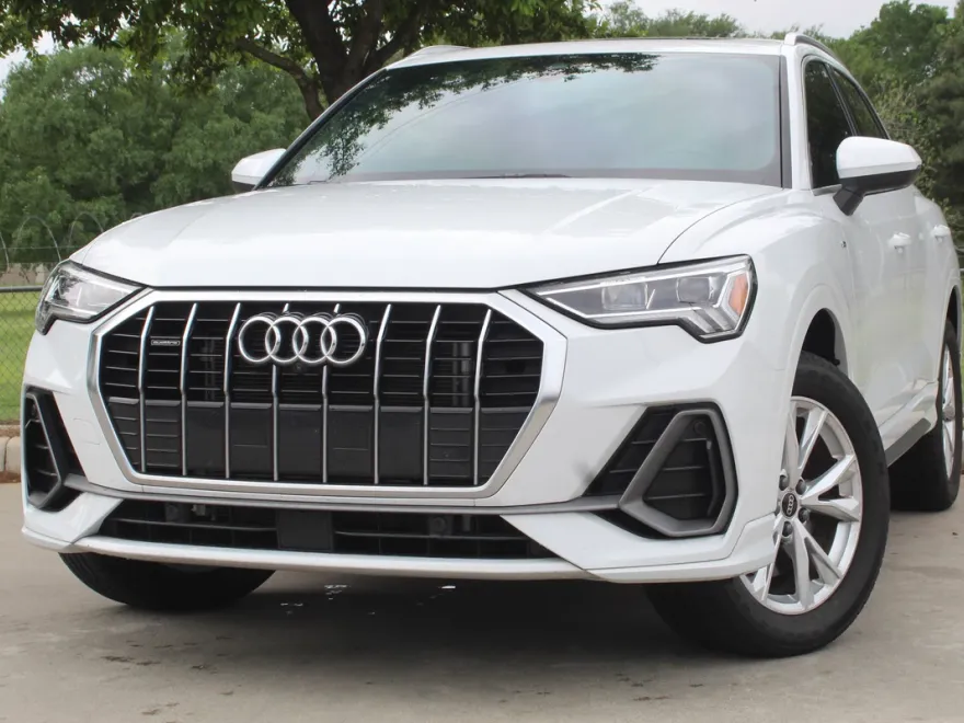 2023 Audi Q3 S line Premium Plus photo 1