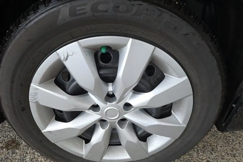 2016 Toyota Corolla LE photo 1