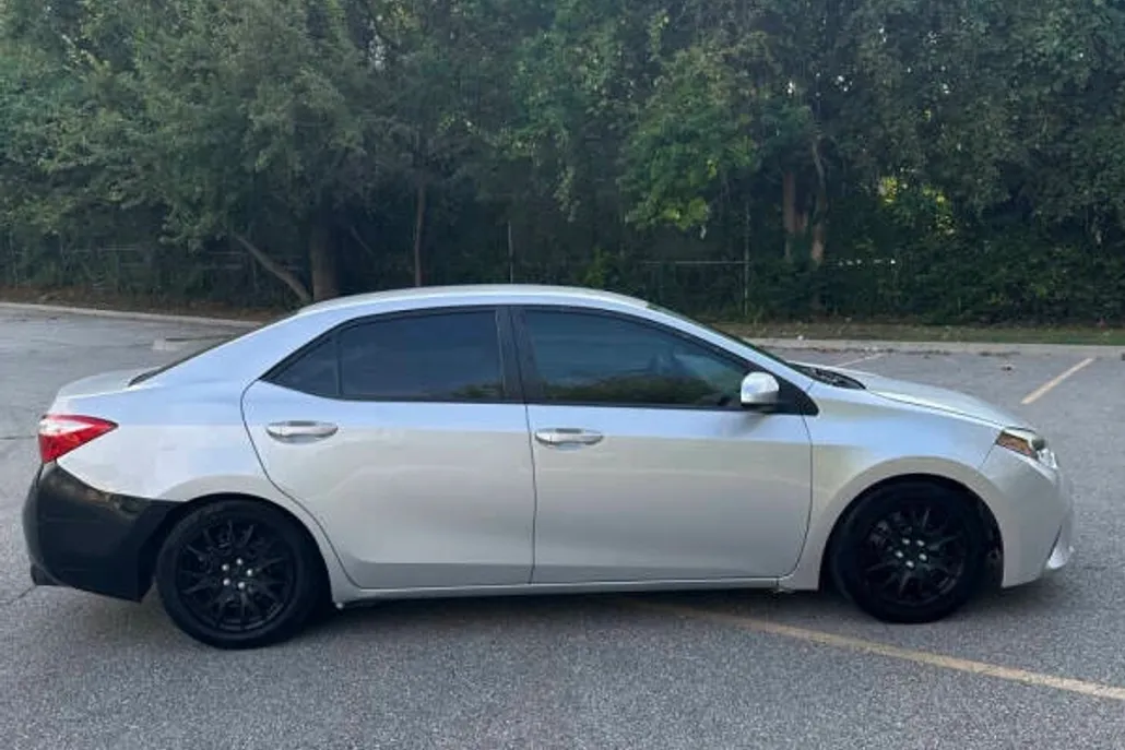 2015 Toyota Corolla S photo 1