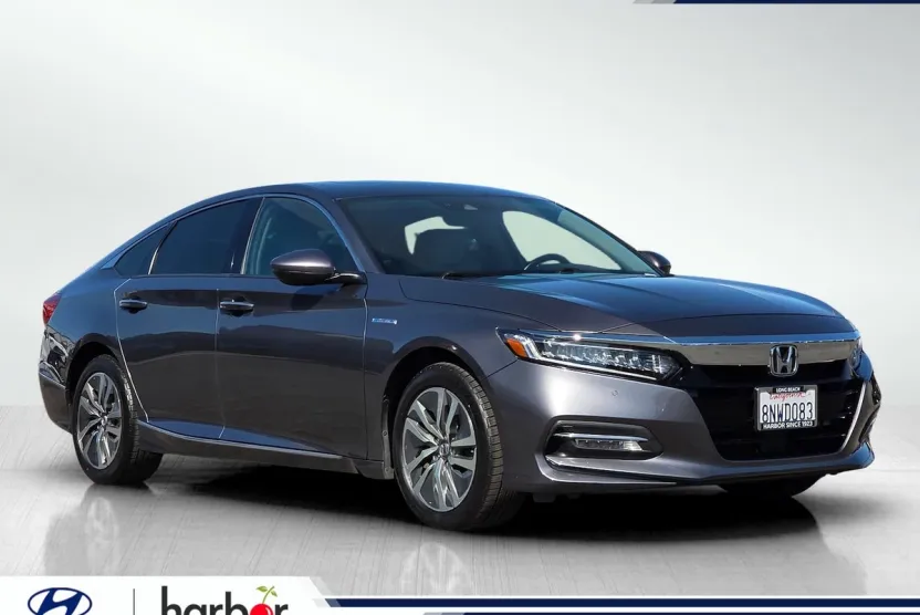 2019 Honda Accord Hybrid Touring photo 1