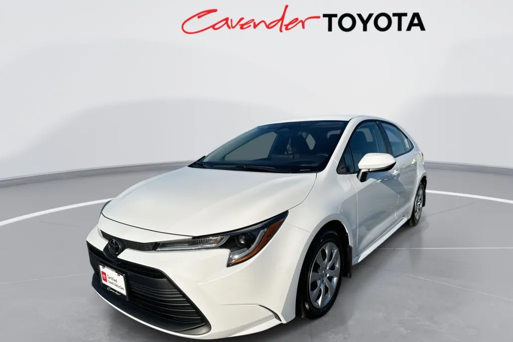 2025 Toyota Corolla LE photo 1