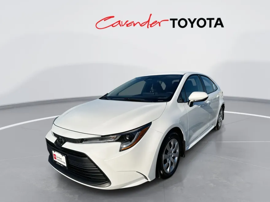 2025 Toyota Corolla LE photo 1