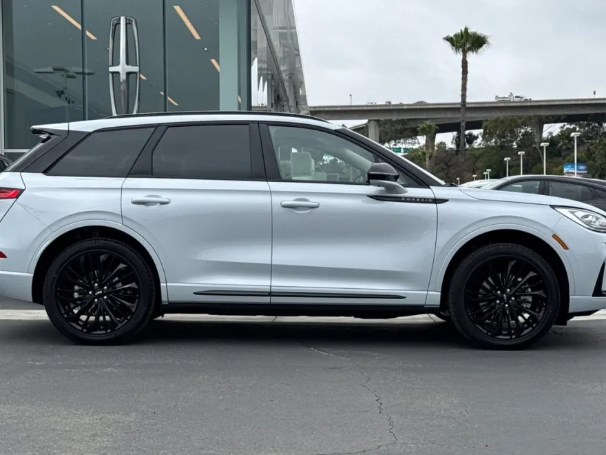 2025 Lincoln Corsair Grand Touring photo 1