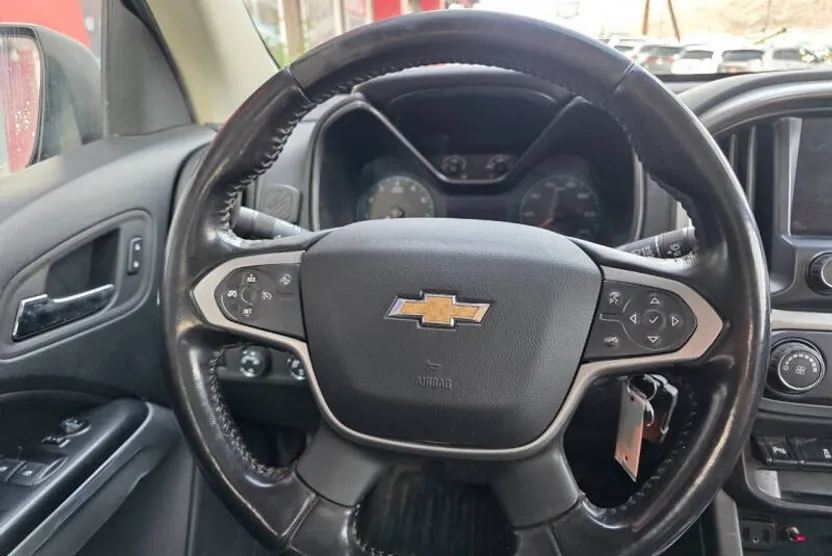 2022 Chevrolet Colorado LT photo 1
