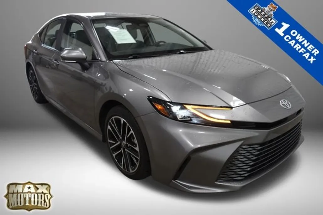 2025 Toyota Camry XLE photo 1
