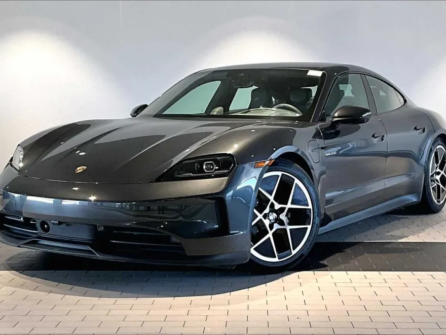 2025 Porsche Taycan photo 1