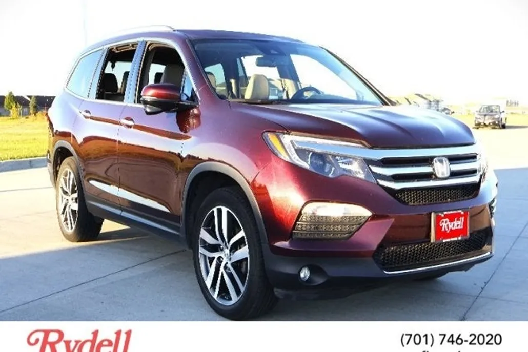 2016 Honda Pilot Touring photo 1