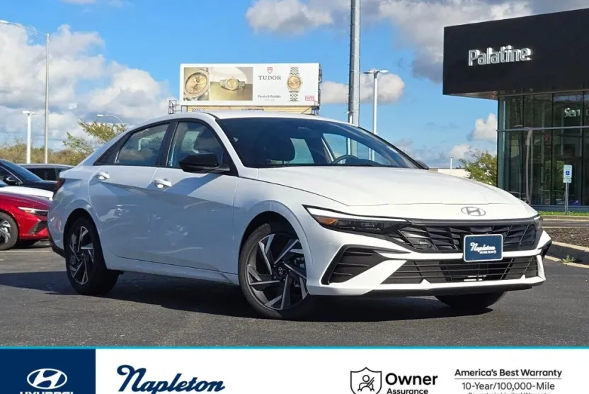 2025 Hyundai Elantra SEL Sport photo 1