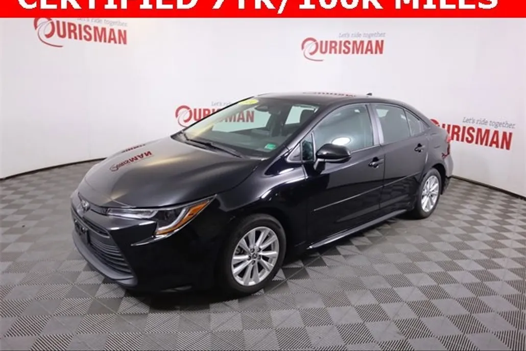 2024 Toyota Corolla LE photo 1