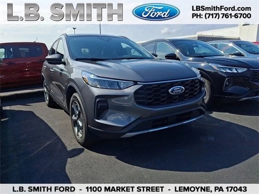 2025 Ford Escape ST-Line photo 1