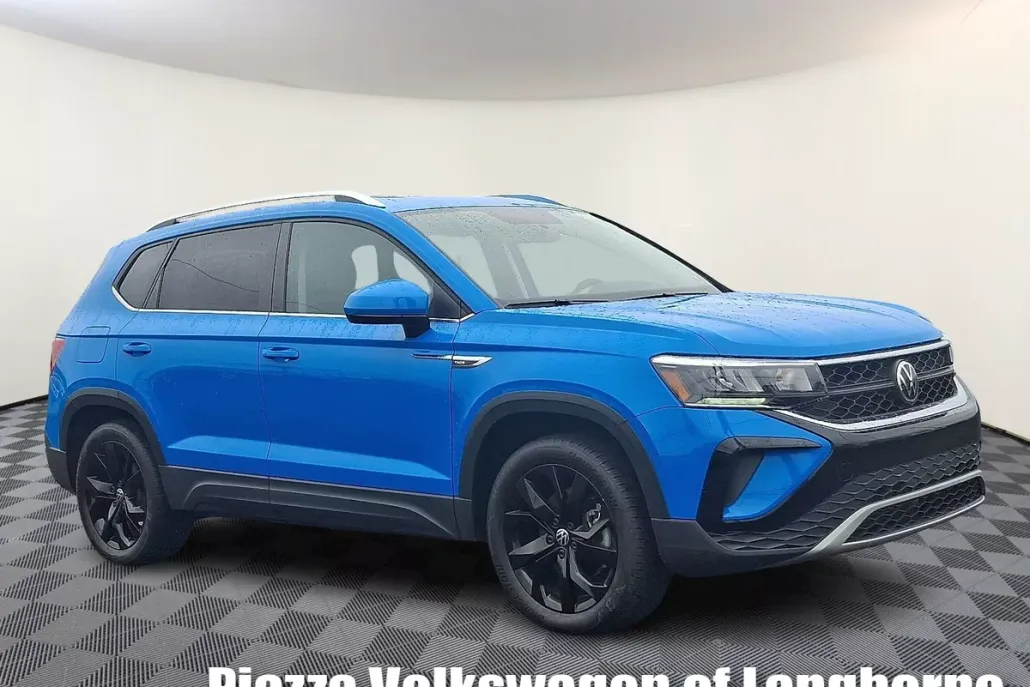 2022 Volkswagen Taos SE photo 1