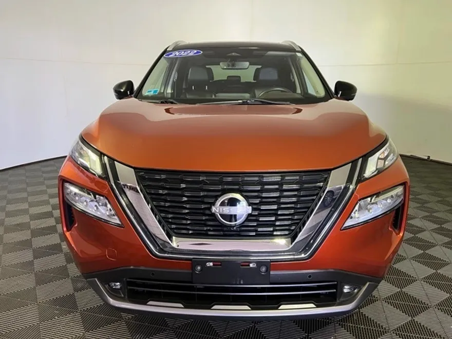 2022 Nissan Rogue SL photo 1