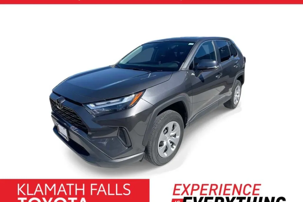 2023 Toyota RAV4 LE photo 1