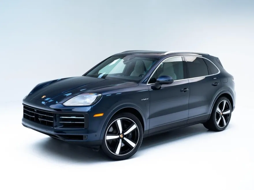 2024 Porsche Cayenne E-Hybrid photo 1