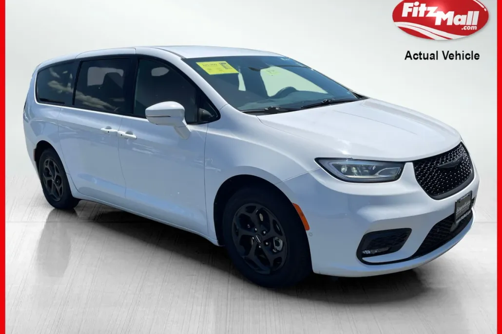 2022 Chrysler Pacifica Hybrid Touring L photo 1