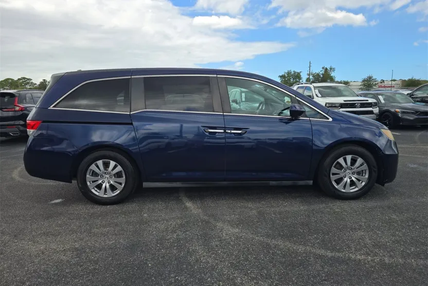 2015 Honda Odyssey EX-L photo 1