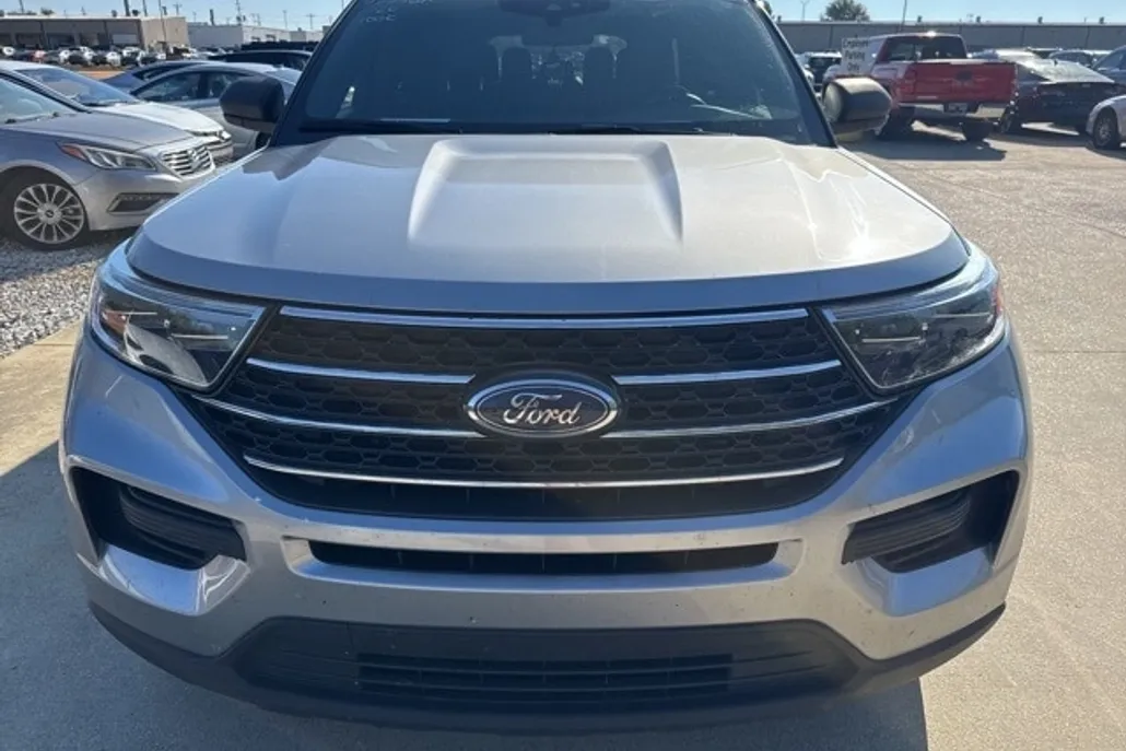 2020 Ford Explorer XLT photo 1