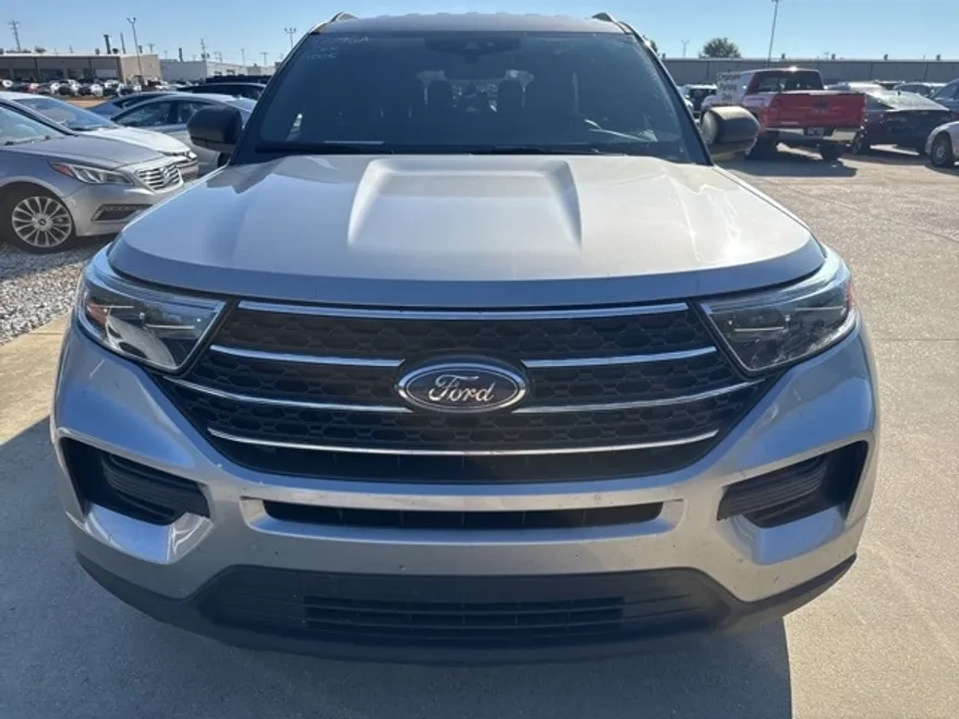2020 Ford Explorer XLT photo 1