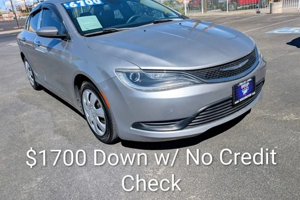 2015 Chrysler 200 LX photo 1