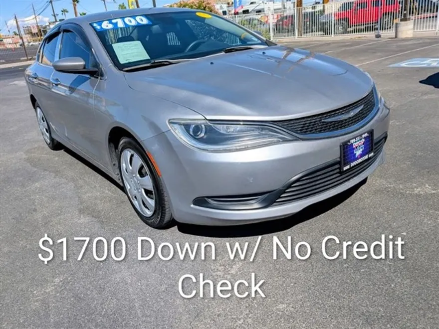 2015 Chrysler 200 LX photo 1