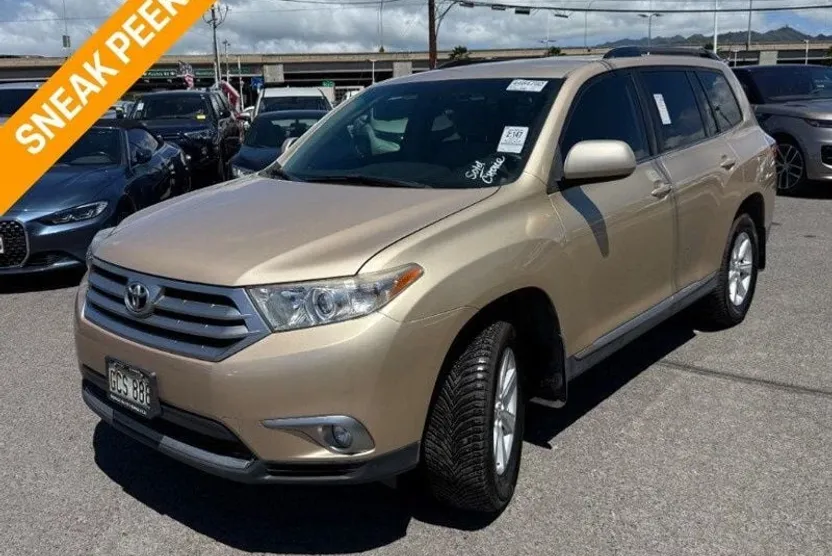 2012 Toyota Highlander Base photo 1