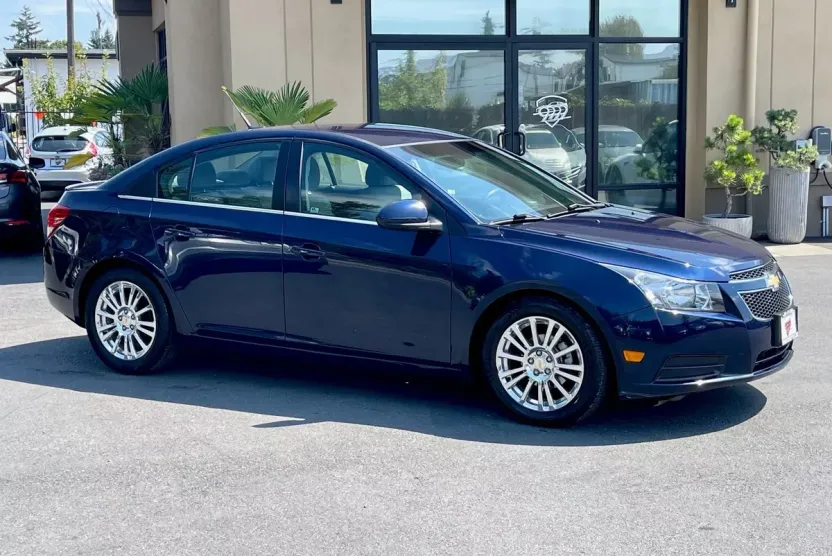 2011 Chevrolet Cruze Eco photo 1