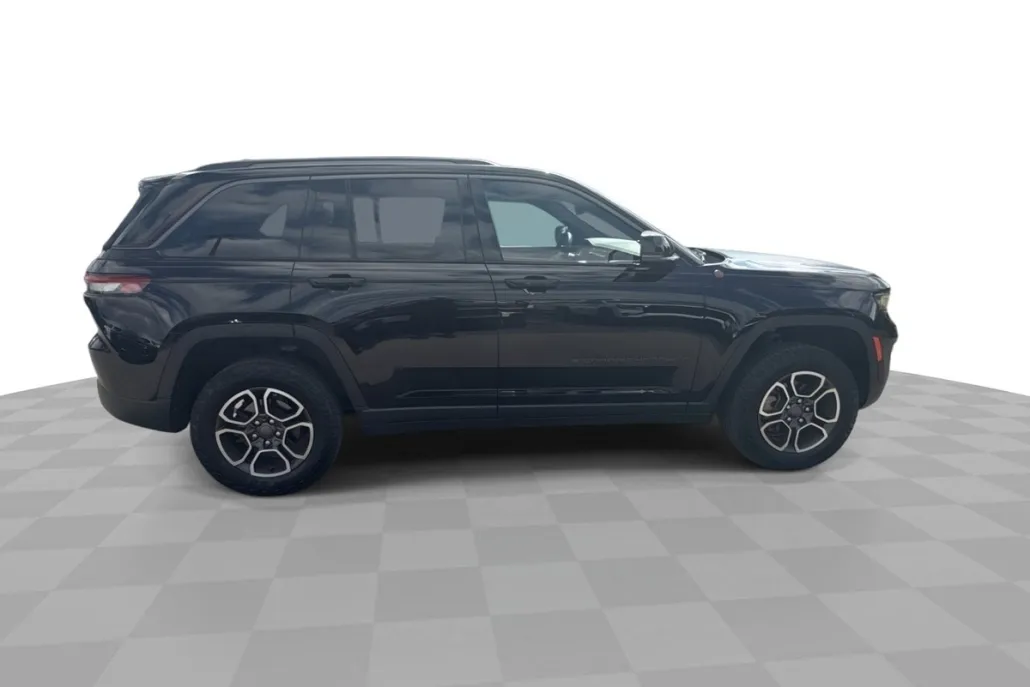 2022 Jeep Grand Cherokee Trailhawk photo 1