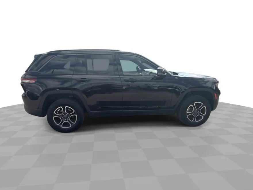 2022 Jeep Grand Cherokee Trailhawk photo 1