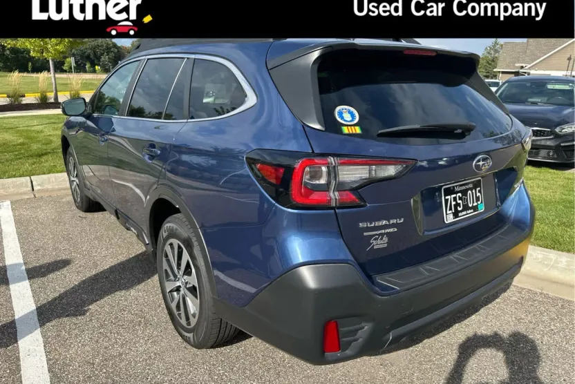 2020 Subaru Outback Premium photo 1
