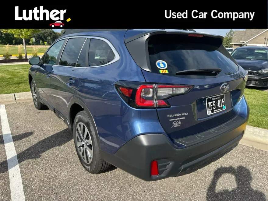 2020 Subaru Outback Premium photo 1