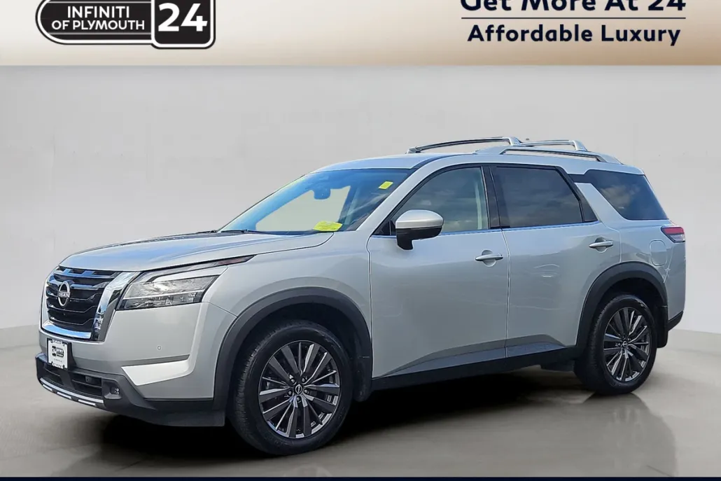 2022 Nissan Pathfinder SL photo 1