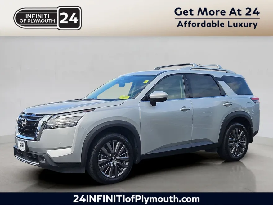 2022 Nissan Pathfinder SL photo 1