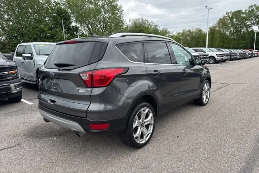 2019 Ford Escape Titanium photo 1