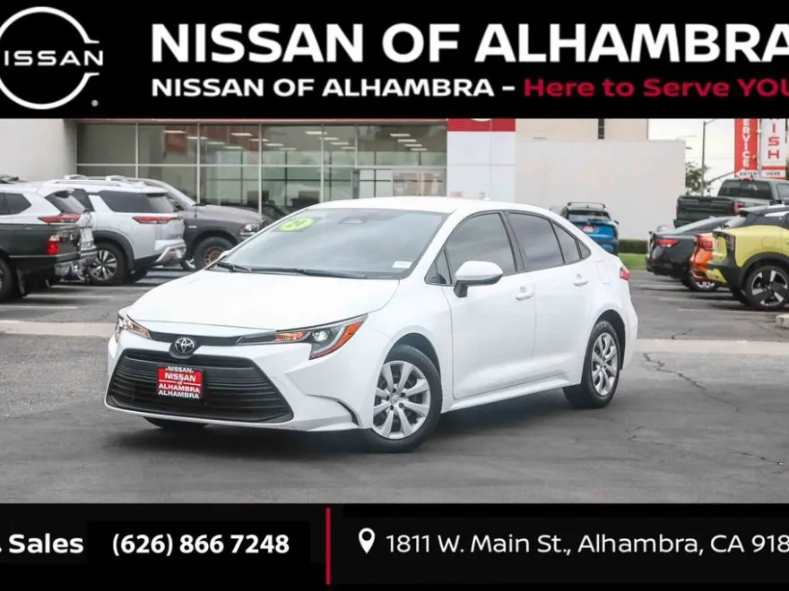 2024 Toyota Corolla LE photo 1