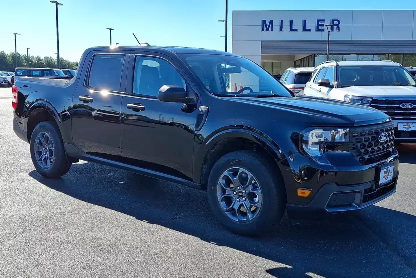 2025 Ford Maverick XLT photo 1